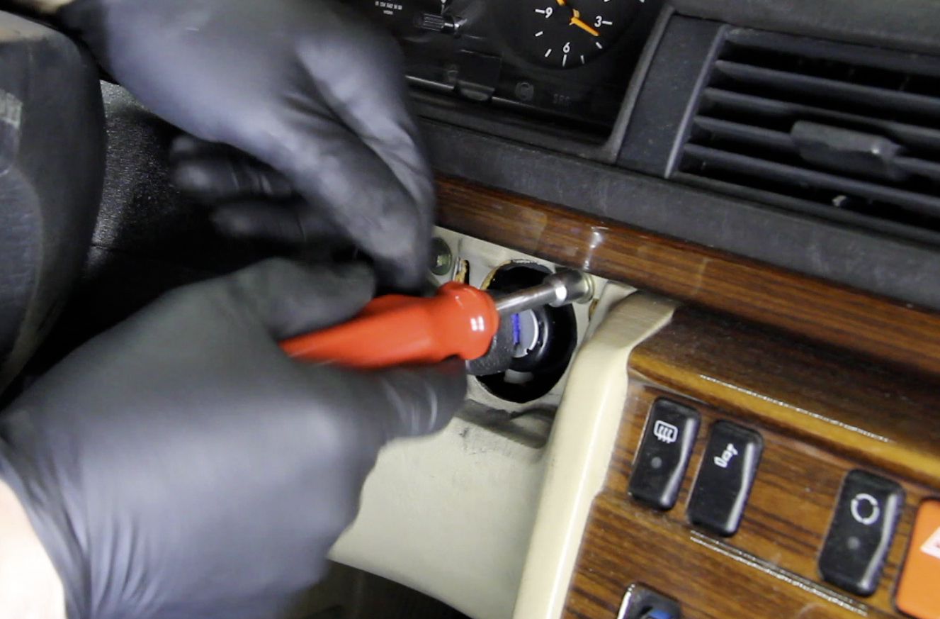 W124 Driver Side Under Dash Panel Removal On Demand Video Product